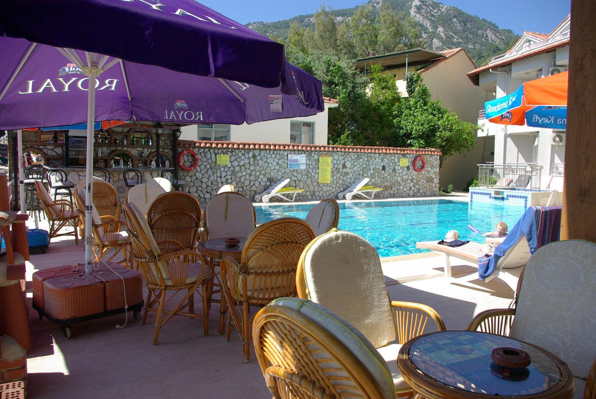 Zeybek Hotel Turunç Buitenkant foto